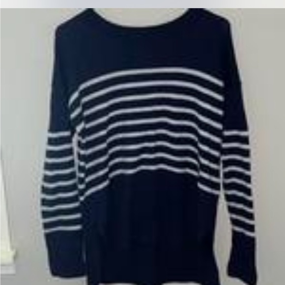 Sweater - Picture 4 of 4